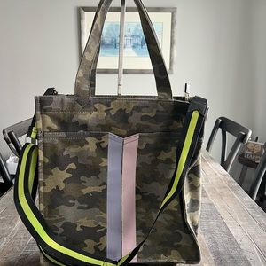 Stella & Dot Game Changer Tote - Camo